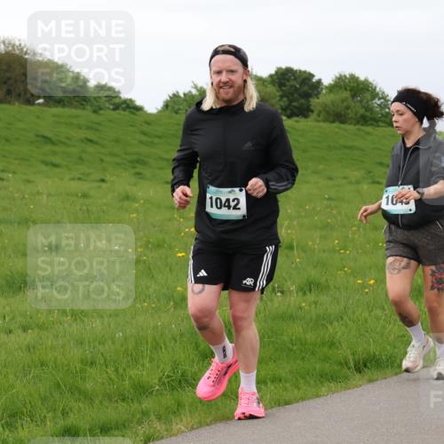 04.05.2025 - 8. Wedeler Halbmarathon Lena Gebhardt http://msf.ph/oto/7842356 04.05.2025 12:09:34 Laufen 1042, 164 meine-sportfotos.de