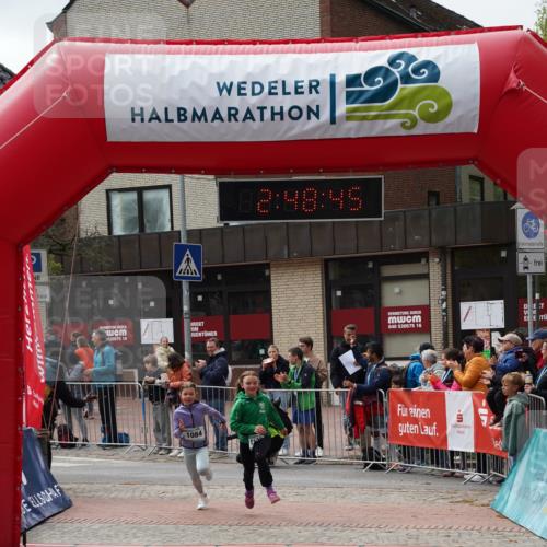 04.05.2025 - 8. Wedeler Halbmarathon Felixshl http://msf.ph/oto/7842366 04.05.2025 12:48:42 Ziel 32, 1140, 1172, 1182, 1185, 1190 meine-sportfotos.de