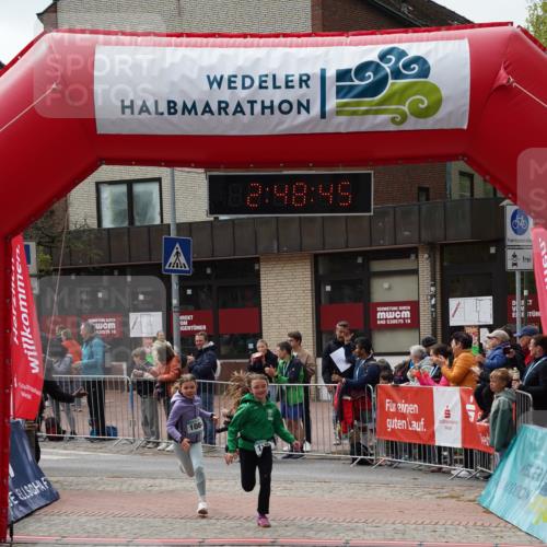 04.05.2025 - 8. Wedeler Halbmarathon Felixshl http://msf.ph/oto/7842370 04.05.2025 12:48:43 Ziel 32, 1140, 1172, 1182, 1185, 1190 meine-sportfotos.de