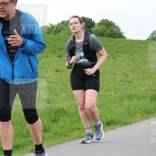 04.05.2025 - 8. Wedeler Halbmarathon Lena Gebhardt http://msf.ph/oto/7842372 04.05.2025 12:10:04 Laufen  meine-sportfotos.de