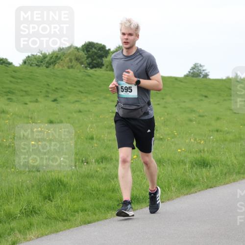 04.05.2025 - 8. Wedeler Halbmarathon Lena Gebhardt http://msf.ph/oto/7842378 04.05.2025 12:10:07 Laufen 595, 974 meine-sportfotos.de