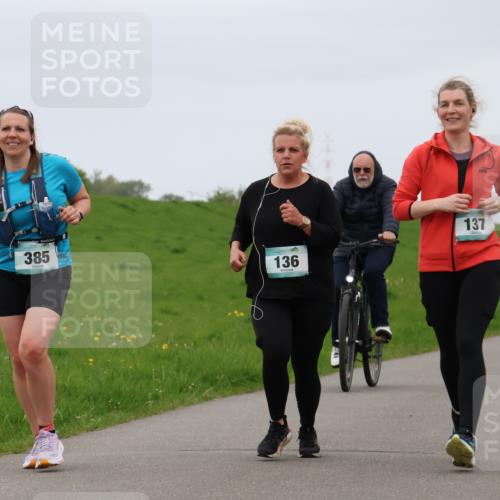 04.05.2025 - 8. Wedeler Halbmarathon Lena Gebhardt http://msf.ph/oto/7842412 04.05.2025 12:13:24 Laufen 385, 136, 137 meine-sportfotos.de