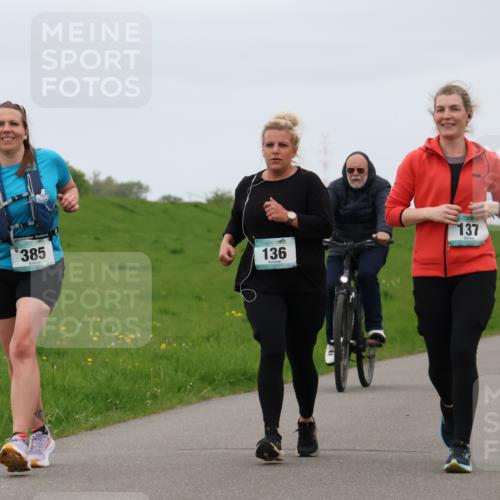 04.05.2025 - 8. Wedeler Halbmarathon Lena Gebhardt http://msf.ph/oto/7842413 04.05.2025 12:13:24 Laufen 385, 136, 137 meine-sportfotos.de