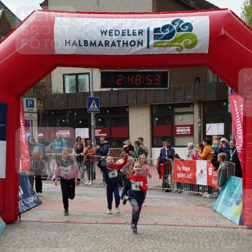 04.05.2025 - 8. Wedeler Halbmarathon Felixshl http://msf.ph/oto/7842464 04.05.2025 12:48:51 Ziel 42, 43, 857, 905, 1061, 1069, 1107, 1172 meine-sportfotos.de