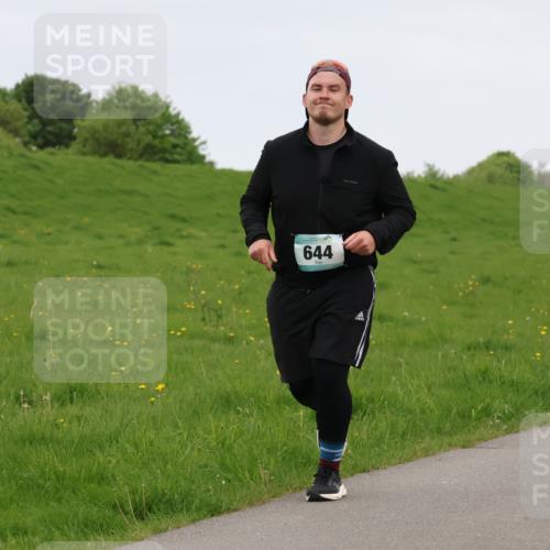 04.05.2025 - 8. Wedeler Halbmarathon Lena Gebhardt http://msf.ph/oto/7842465 04.05.2025 12:17:19 Laufen 644 meine-sportfotos.de