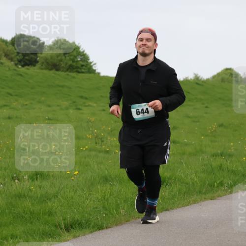 04.05.2025 - 8. Wedeler Halbmarathon Lena Gebhardt http://msf.ph/oto/7842466 04.05.2025 12:17:19 Laufen 644 meine-sportfotos.de