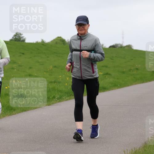 04.05.2025 - 8. Wedeler Halbmarathon Lena Gebhardt http://msf.ph/oto/7842470 04.05.2025 12:17:31 Laufen  meine-sportfotos.de