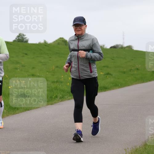 04.05.2025 - 8. Wedeler Halbmarathon Lena Gebhardt http://msf.ph/oto/7842471 04.05.2025 12:17:31 Laufen  meine-sportfotos.de