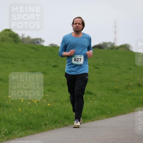 04.05.2025 - 8. Wedeler Halbmarathon Lena Gebhardt http://msf.ph/oto/7842479 04.05.2025 12:17:47 Laufen 627 meine-sportfotos.de