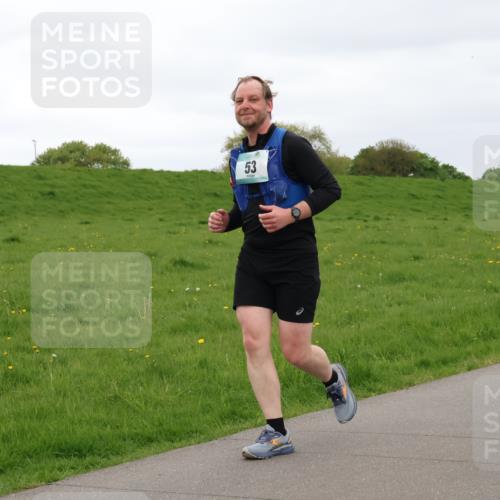 04.05.2025 - 8. Wedeler Halbmarathon Lena Gebhardt http://msf.ph/oto/7842493 04.05.2025 12:18:21 Laufen 53 meine-sportfotos.de