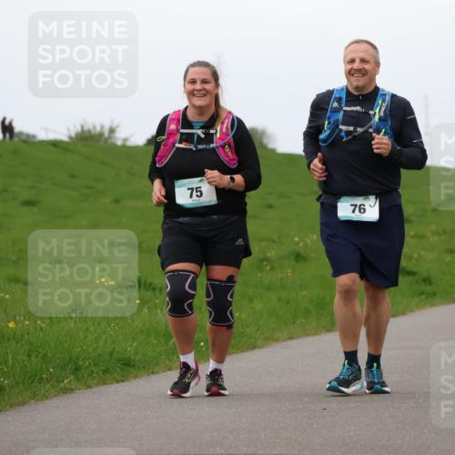 04.05.2025 - 8. Wedeler Halbmarathon Lena Gebhardt http://msf.ph/oto/7842553 04.05.2025 12:22:18 Laufen 75, 76 meine-sportfotos.de