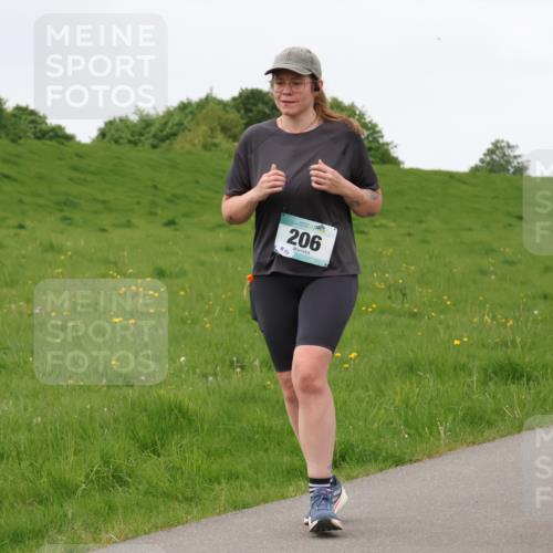 04.05.2025 - 8. Wedeler Halbmarathon Lena Gebhardt http://msf.ph/oto/7842560 04.05.2025 12:22:42 Laufen 206, 877 meine-sportfotos.de