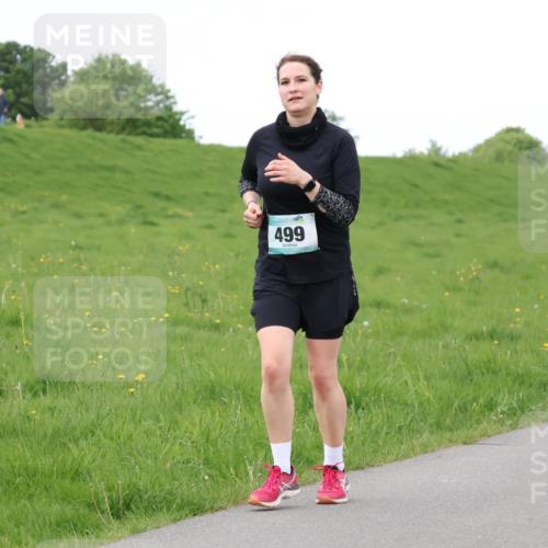 04.05.2025 - 8. Wedeler Halbmarathon Lena Gebhardt http://msf.ph/oto/7842570 04.05.2025 12:23:42 Laufen 499, 500 meine-sportfotos.de