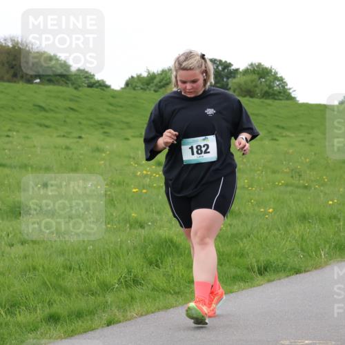 04.05.2025 - 8. Wedeler Halbmarathon Lena Gebhardt http://msf.ph/oto/7842612 04.05.2025 12:26:17 Laufen 182 meine-sportfotos.de