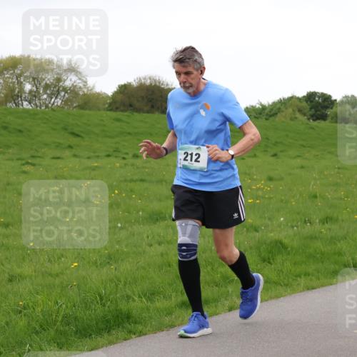 04.05.2025 - 8. Wedeler Halbmarathon Lena Gebhardt http://msf.ph/oto/7842621 04.05.2025 12:27:26 Laufen 212 meine-sportfotos.de