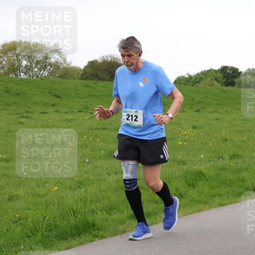 04.05.2025 - 8. Wedeler Halbmarathon Lena Gebhardt http://msf.ph/oto/7842623 04.05.2025 12:27:26 Laufen 212 meine-sportfotos.de