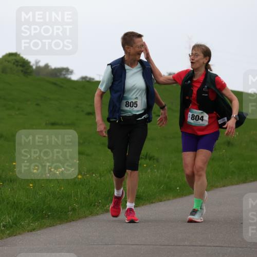 04.05.2025 - 8. Wedeler Halbmarathon Lena Gebhardt http://msf.ph/oto/7842624 04.05.2025 12:30:01 Laufen 805, 804, 11 meine-sportfotos.de