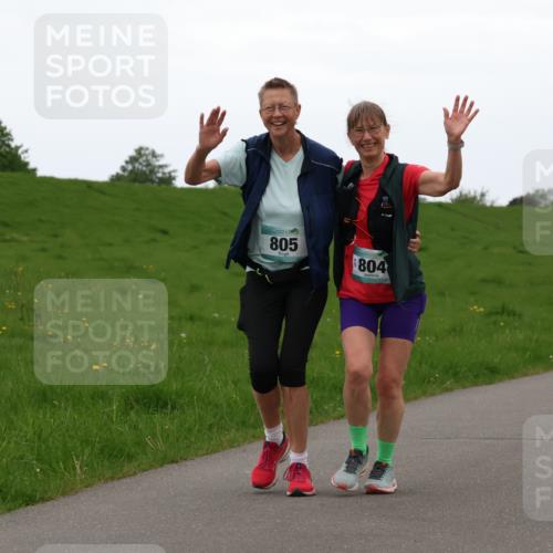 04.05.2025 - 8. Wedeler Halbmarathon Lena Gebhardt http://msf.ph/oto/7842635 04.05.2025 12:30:04 Laufen 805, 804 meine-sportfotos.de