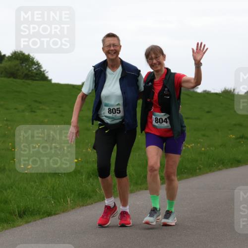 04.05.2025 - 8. Wedeler Halbmarathon Lena Gebhardt http://msf.ph/oto/7842636 04.05.2025 12:30:05 Laufen 805, 804 meine-sportfotos.de