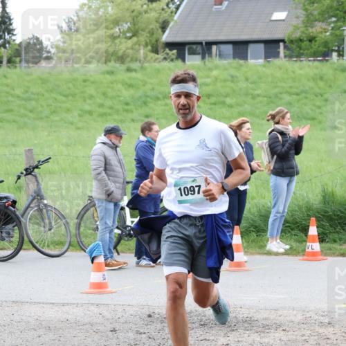 04.05.2025 - 8. Wedeler Halbmarathon Lena Gebhardt http://msf.ph/oto/7842753 04.05.2025 11:21:14 Laufen  meine-sportfotos.de