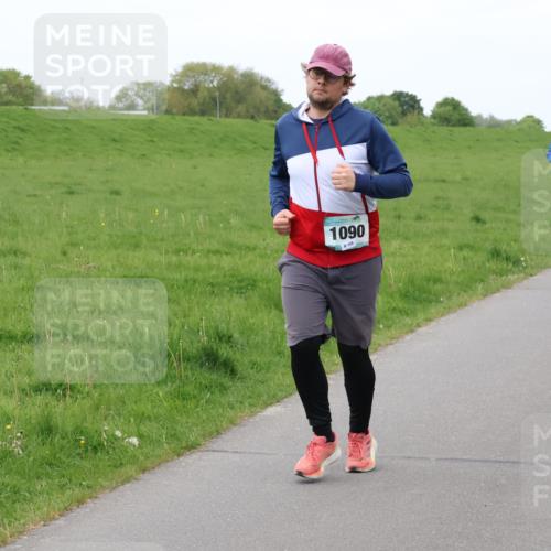 04.05.2025 - 8. Wedeler Halbmarathon Lena Gebhardt http://msf.ph/oto/7842772 04.05.2025 11:22:28 Laufen  meine-sportfotos.de