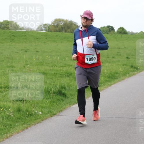 04.05.2025 - 8. Wedeler Halbmarathon Lena Gebhardt http://msf.ph/oto/7842773 04.05.2025 11:22:28 Laufen  meine-sportfotos.de