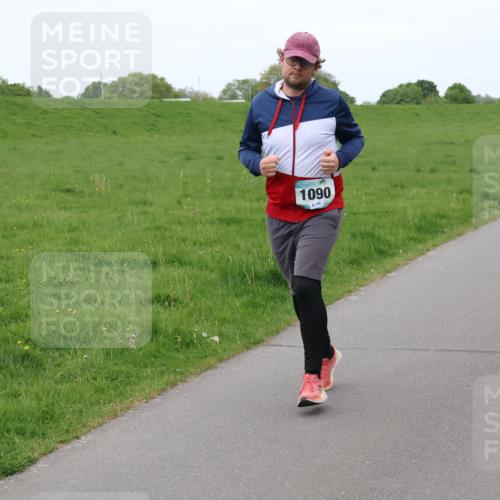 04.05.2025 - 8. Wedeler Halbmarathon Lena Gebhardt http://msf.ph/oto/7842774 04.05.2025 11:22:28 Laufen  meine-sportfotos.de