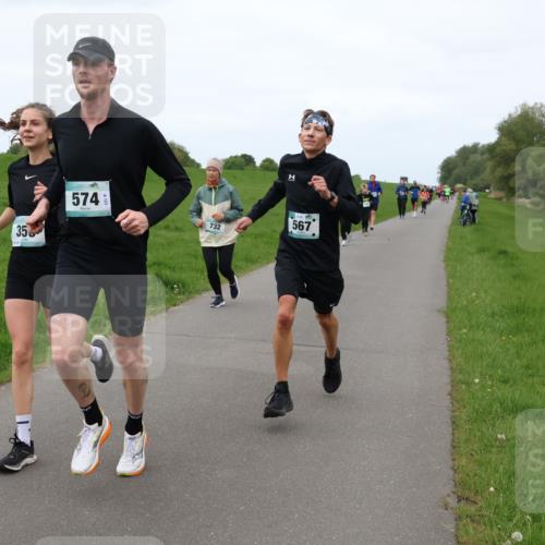 04.05.2025 - 8. Wedeler Halbmarathon Lena Gebhardt http://msf.ph/oto/7842778 04.05.2025 11:22:38 Laufen  meine-sportfotos.de