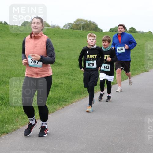 04.05.2025 - 8. Wedeler Halbmarathon Lena Gebhardt http://msf.ph/oto/7842781 04.05.2025 11:22:44 Laufen  meine-sportfotos.de