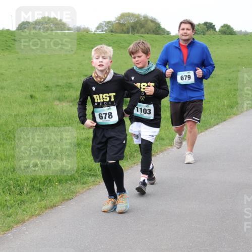 04.05.2025 - 8. Wedeler Halbmarathon Lena Gebhardt http://msf.ph/oto/7842783 04.05.2025 11:22:44 Laufen  meine-sportfotos.de