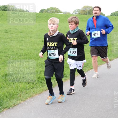 04.05.2025 - 8. Wedeler Halbmarathon Lena Gebhardt http://msf.ph/oto/7842785 04.05.2025 11:22:44 Laufen  meine-sportfotos.de