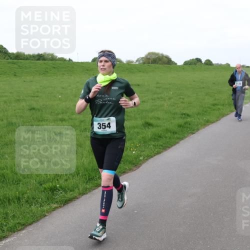 04.05.2025 - 8. Wedeler Halbmarathon Lena Gebhardt http://msf.ph/oto/7842786 04.05.2025 11:23:01 Laufen  meine-sportfotos.de