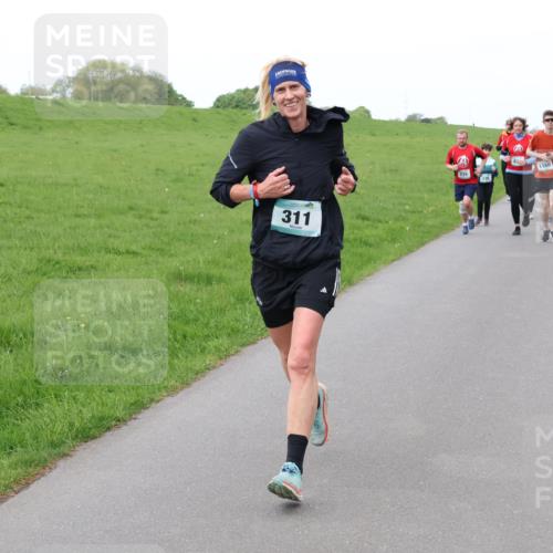 04.05.2025 - 8. Wedeler Halbmarathon Lena Gebhardt http://msf.ph/oto/7842789 04.05.2025 11:23:12 Laufen  meine-sportfotos.de