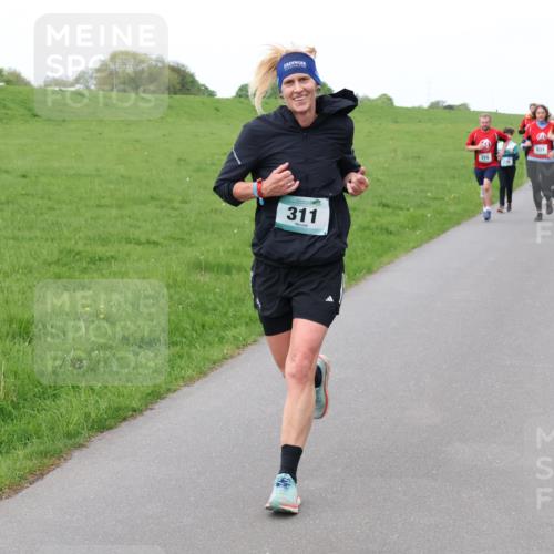 04.05.2025 - 8. Wedeler Halbmarathon Lena Gebhardt http://msf.ph/oto/7842790 04.05.2025 11:23:12 Laufen  meine-sportfotos.de