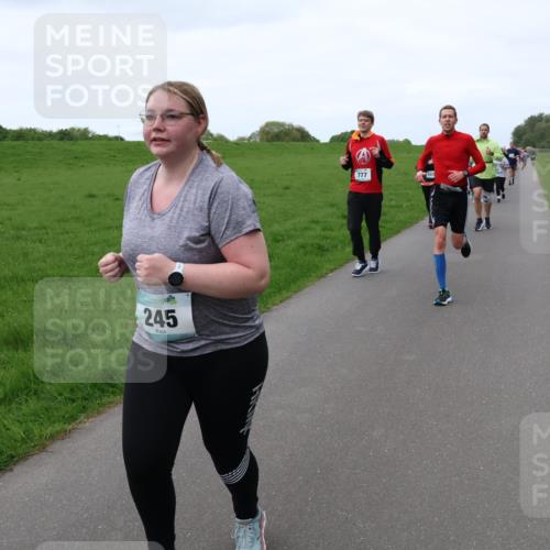 04.05.2025 - 8. Wedeler Halbmarathon Lena Gebhardt http://msf.ph/oto/7842797 04.05.2025 11:23:19 Laufen  meine-sportfotos.de