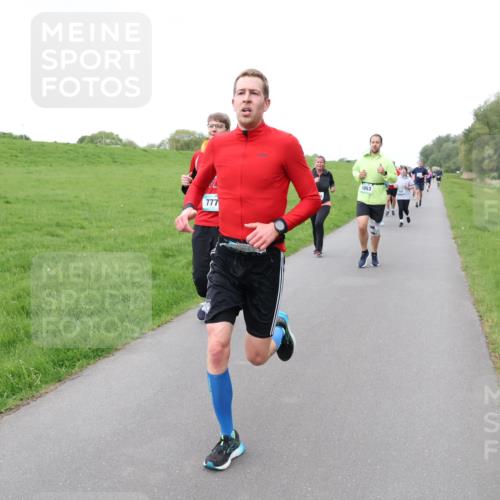 04.05.2025 - 8. Wedeler Halbmarathon Lena Gebhardt http://msf.ph/oto/7842798 04.05.2025 11:23:20 Laufen  meine-sportfotos.de