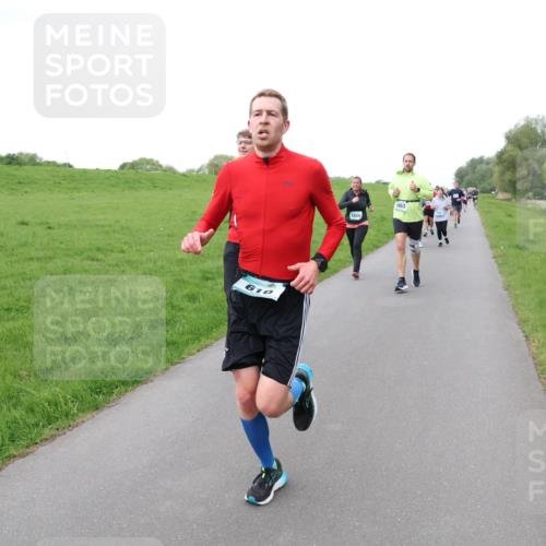 04.05.2025 - 8. Wedeler Halbmarathon Lena Gebhardt http://msf.ph/oto/7842799 04.05.2025 11:23:20 Laufen  meine-sportfotos.de
