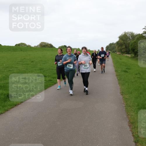 04.05.2025 - 8. Wedeler Halbmarathon Lena Gebhardt http://msf.ph/oto/7842800 04.05.2025 11:23:24 Laufen  meine-sportfotos.de
