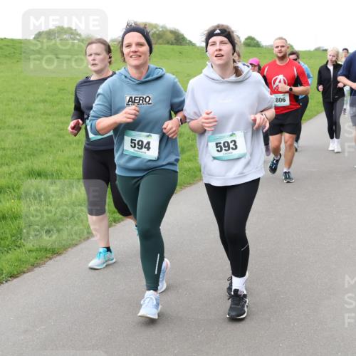 04.05.2025 - 8. Wedeler Halbmarathon Lena Gebhardt http://msf.ph/oto/7842802 04.05.2025 11:23:25 Laufen  meine-sportfotos.de