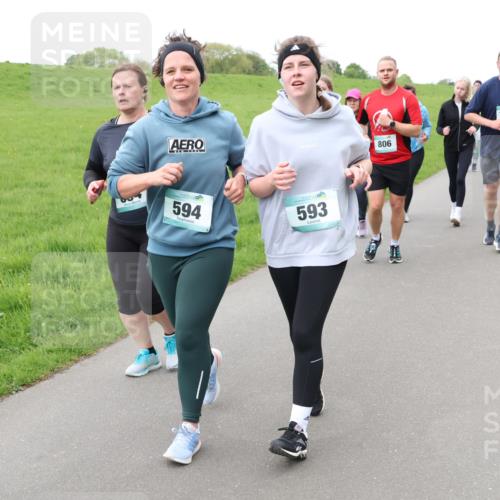 04.05.2025 - 8. Wedeler Halbmarathon Lena Gebhardt http://msf.ph/oto/7842803 04.05.2025 11:23:25 Laufen  meine-sportfotos.de