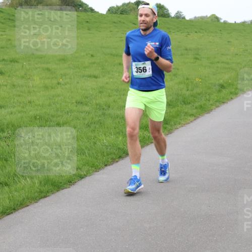 04.05.2025 - 8. Wedeler Halbmarathon Lena Gebhardt http://msf.ph/oto/7842810 04.05.2025 11:24:12 Laufen  meine-sportfotos.de