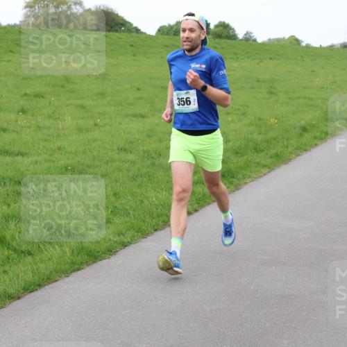 04.05.2025 - 8. Wedeler Halbmarathon Lena Gebhardt http://msf.ph/oto/7842811 04.05.2025 11:24:12 Laufen  meine-sportfotos.de