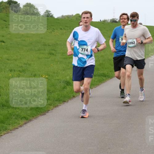 04.05.2025 - 8. Wedeler Halbmarathon Lena Gebhardt http://msf.ph/oto/7842814 04.05.2025 11:24:14 Laufen  meine-sportfotos.de