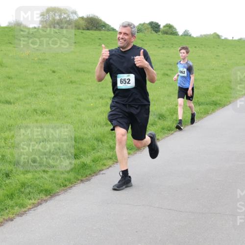 04.05.2025 - 8. Wedeler Halbmarathon Lena Gebhardt http://msf.ph/oto/7842815 04.05.2025 11:24:19 Laufen  meine-sportfotos.de