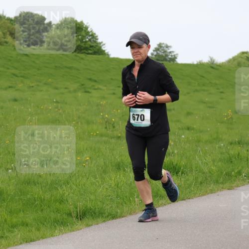 04.05.2025 - 8. Wedeler Halbmarathon Lena Gebhardt http://msf.ph/oto/7842859 04.05.2025 11:28:12 Laufen  meine-sportfotos.de