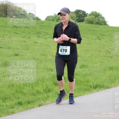 04.05.2025 - 8. Wedeler Halbmarathon Lena Gebhardt http://msf.ph/oto/7842862 04.05.2025 11:28:13 Laufen  meine-sportfotos.de