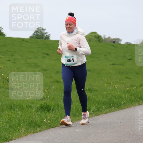 04.05.2025 - 8. Wedeler Halbmarathon Lena Gebhardt http://msf.ph/oto/7842872 04.05.2025 11:29:37 Laufen  meine-sportfotos.de
