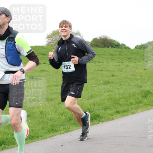 04.05.2025 - 8. Wedeler Halbmarathon Lena Gebhardt http://msf.ph/oto/7842880 04.05.2025 11:31:02 Laufen  meine-sportfotos.de