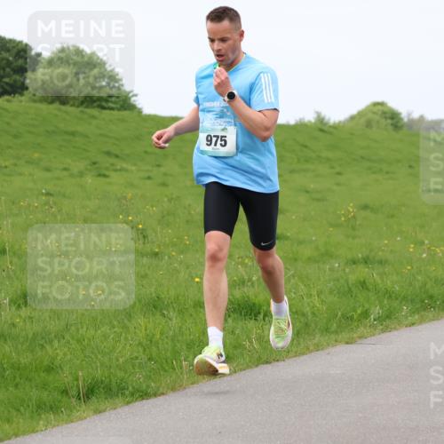 04.05.2025 - 8. Wedeler Halbmarathon Lena Gebhardt http://msf.ph/oto/7842885 04.05.2025 11:31:18 Laufen  meine-sportfotos.de