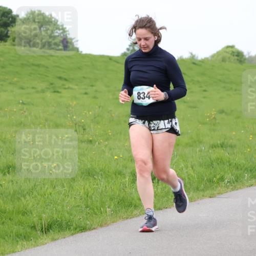 04.05.2025 - 8. Wedeler Halbmarathon Lena Gebhardt http://msf.ph/oto/7842905 04.05.2025 11:32:53 Laufen  meine-sportfotos.de